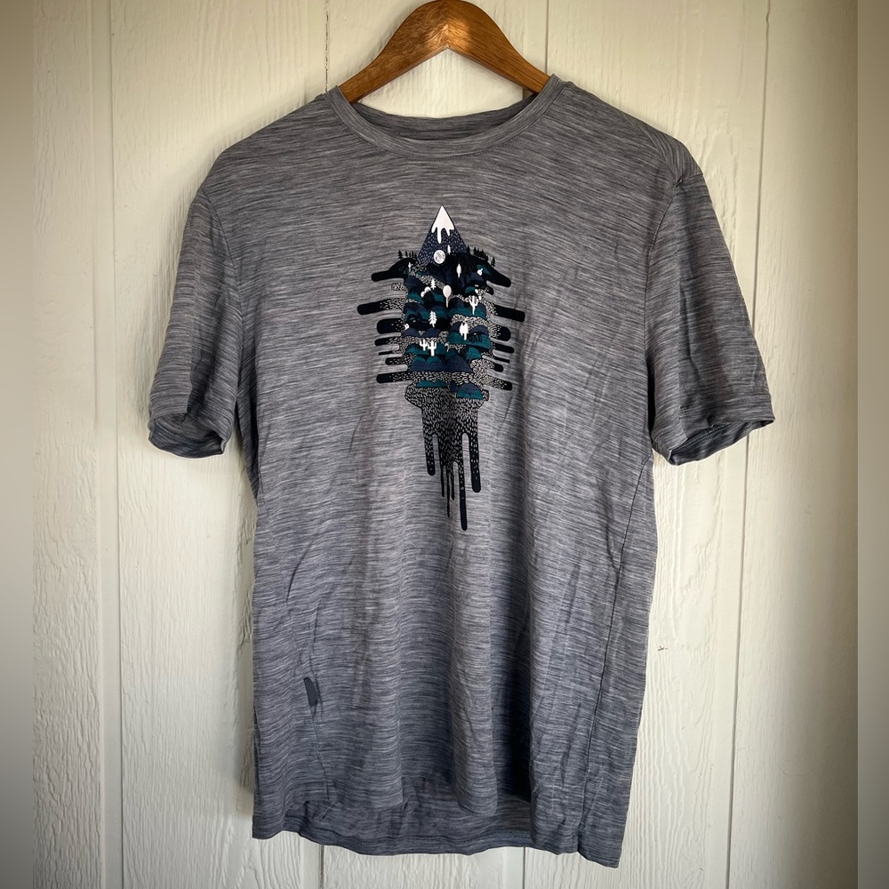 Icebreaker Merino Graphic Gray T-Shirt with Mountain Design